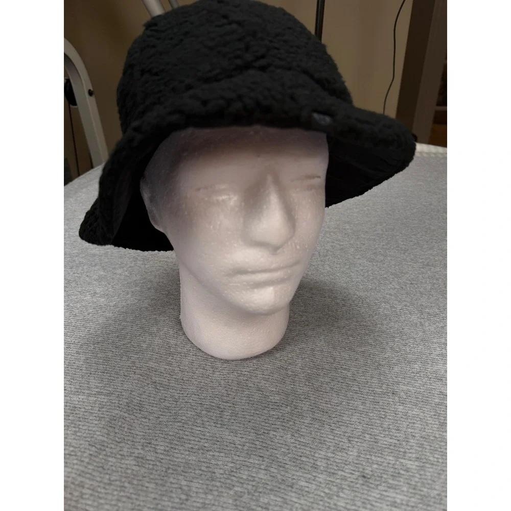 Lululemon Textured Fleece Bucket Hat Hat Black Buckle S/M